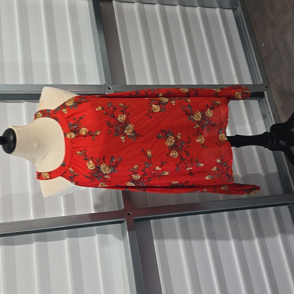 Torrid red floral georgette  tank top size 2‎